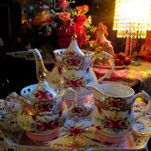 Sorelle Tea Pot/Sugar & Creamer/Tray